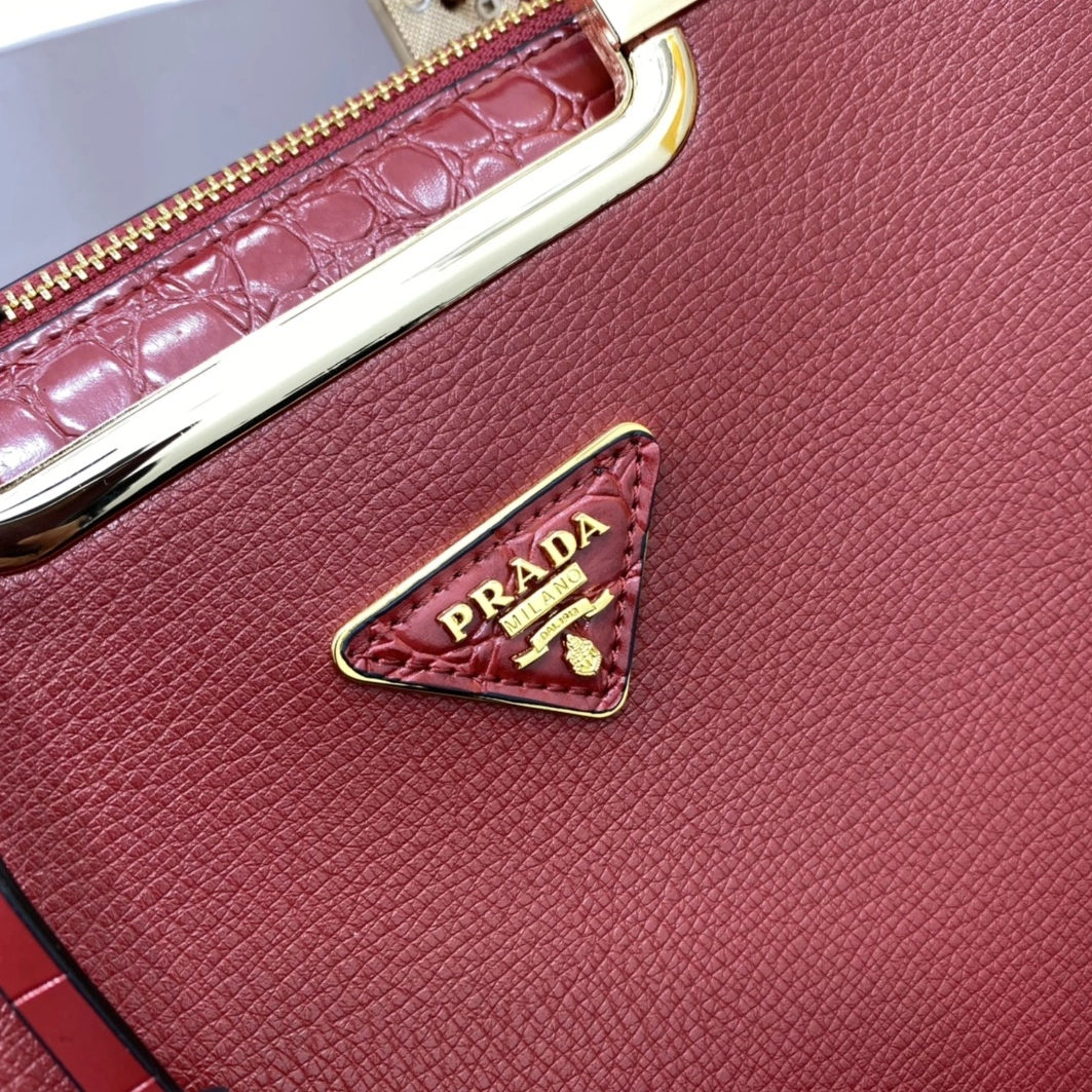 Timeless 997 Prada AAA Quality Handbags For Women