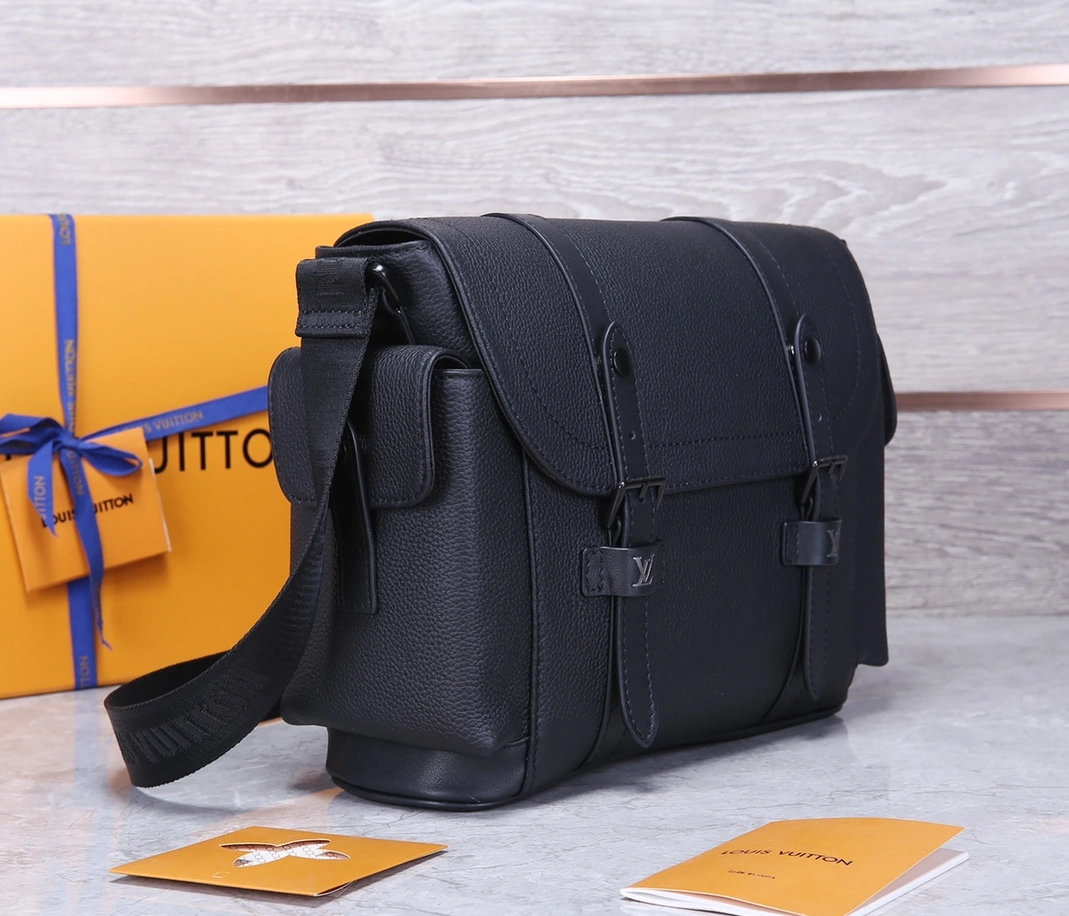 Timeless 9985 Louis Vuitton AAA Man Messenger Bags