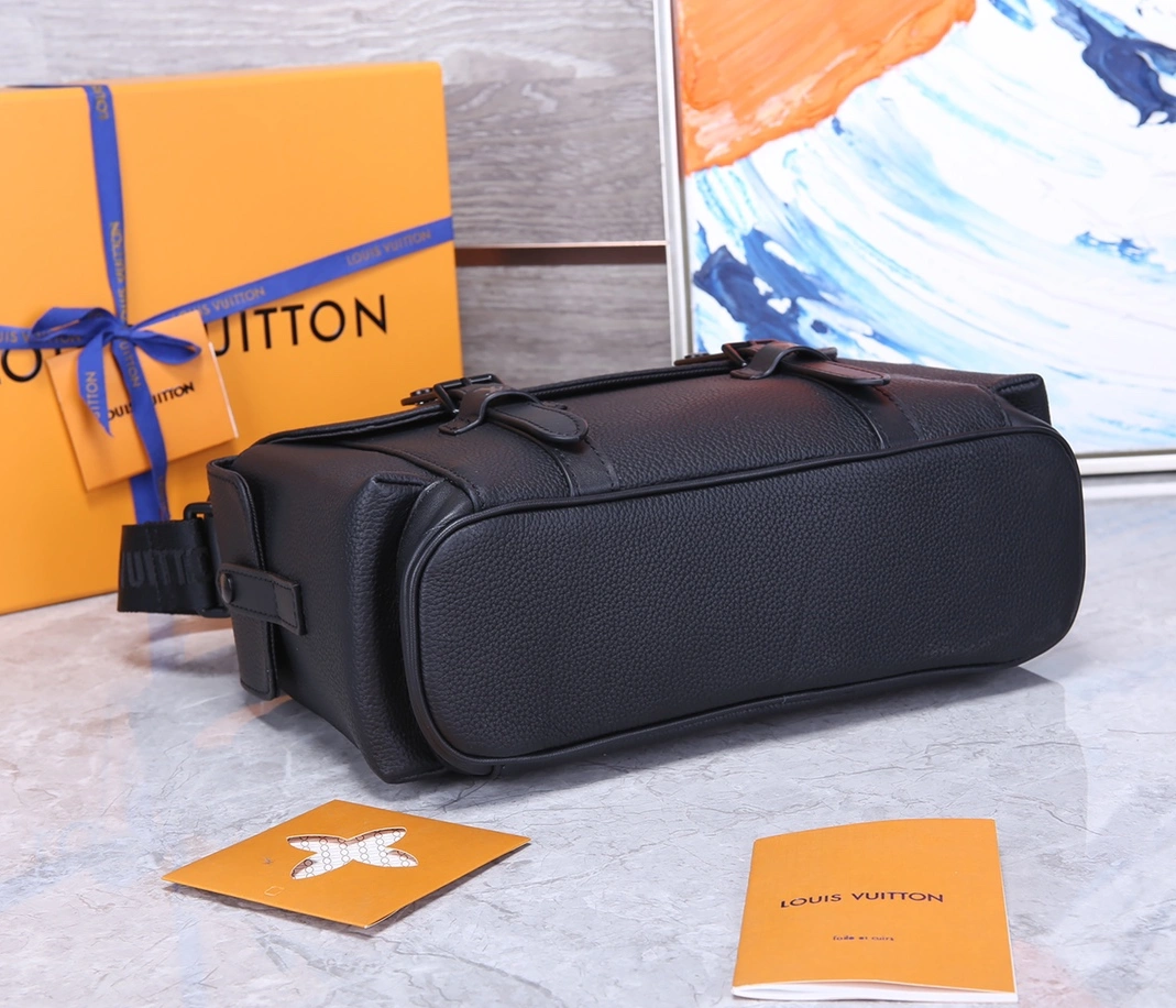 Timeless 9985 Louis Vuitton AAA Man Messenger Bags