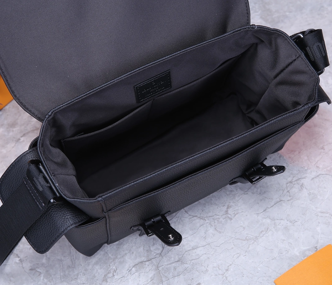 Timeless 9985 Louis Vuitton AAA Man Messenger Bags