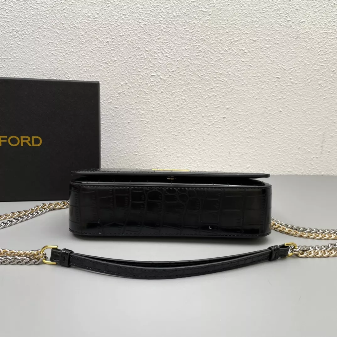 Tom Ford AAA Quality Messenger Bags For Women Cozy 7837