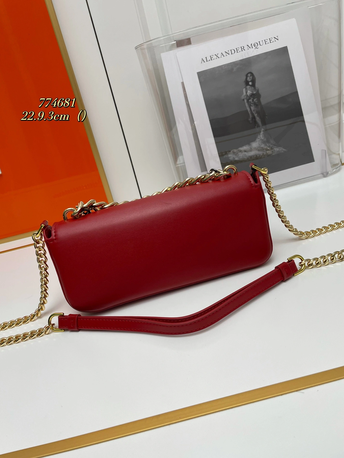 Tom Ford AAA Quality Messenger Bags For Women Durable 5704
