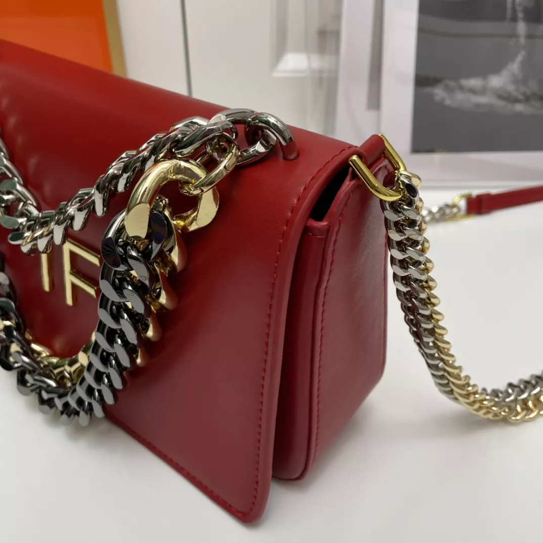 Tom Ford AAA Quality Messenger Bags For Women Elegant 599