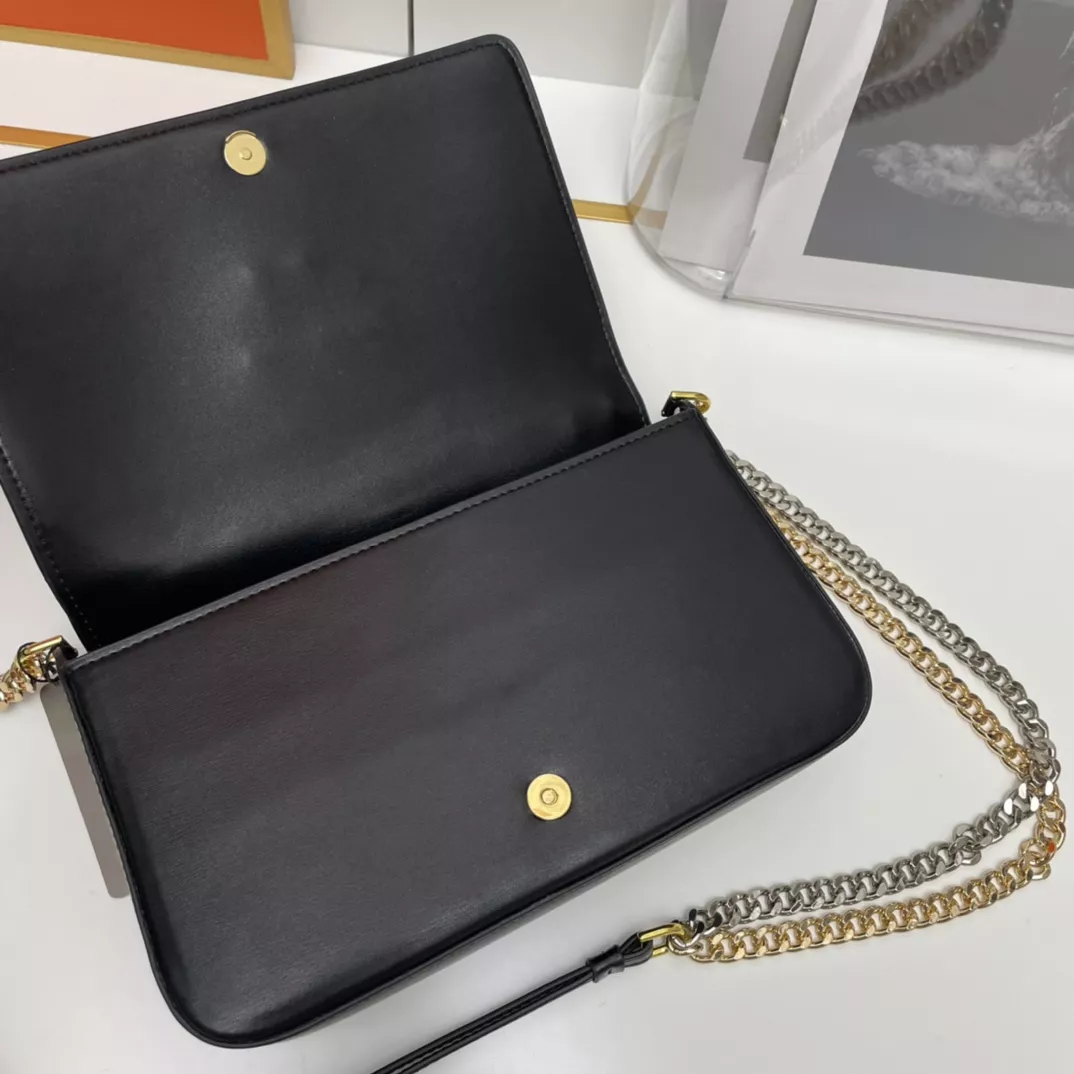 Tom Ford AAA Quality Messenger Bags For Women Lightweight 2640
