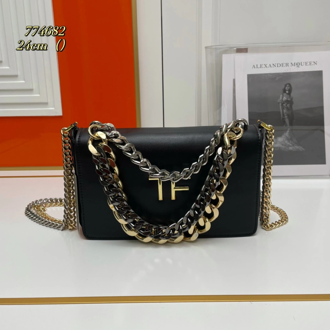 Tom Ford AAA Quality Messenger Bags For Women Versatile 232
