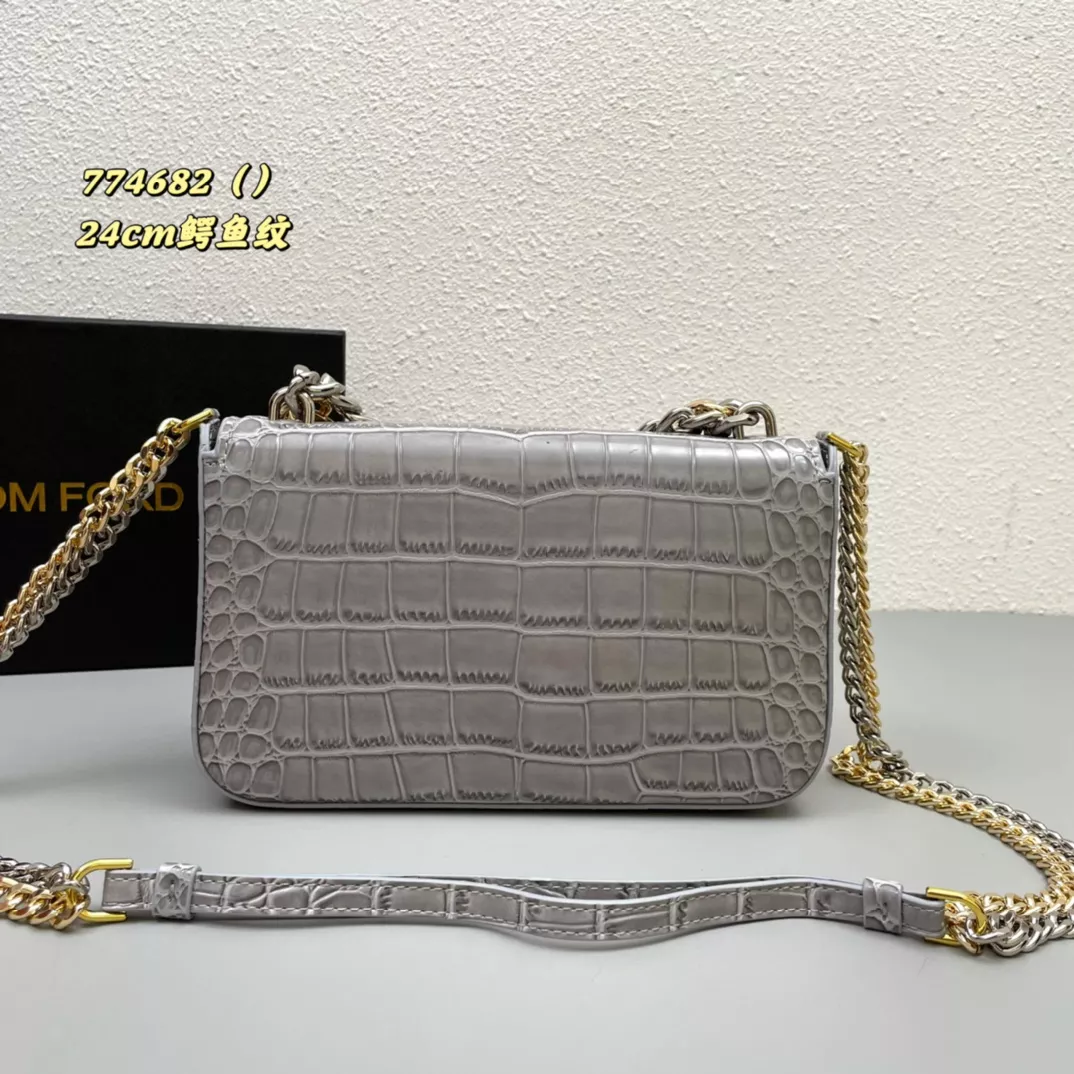 Tom Ford AAA Quality Messenger Bags For Women WellDesigned 8356