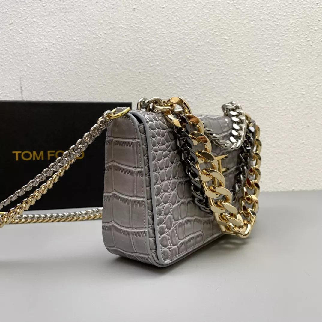 Tom Ford AAA Quality Messenger Bags For Women WellDesigned 8356