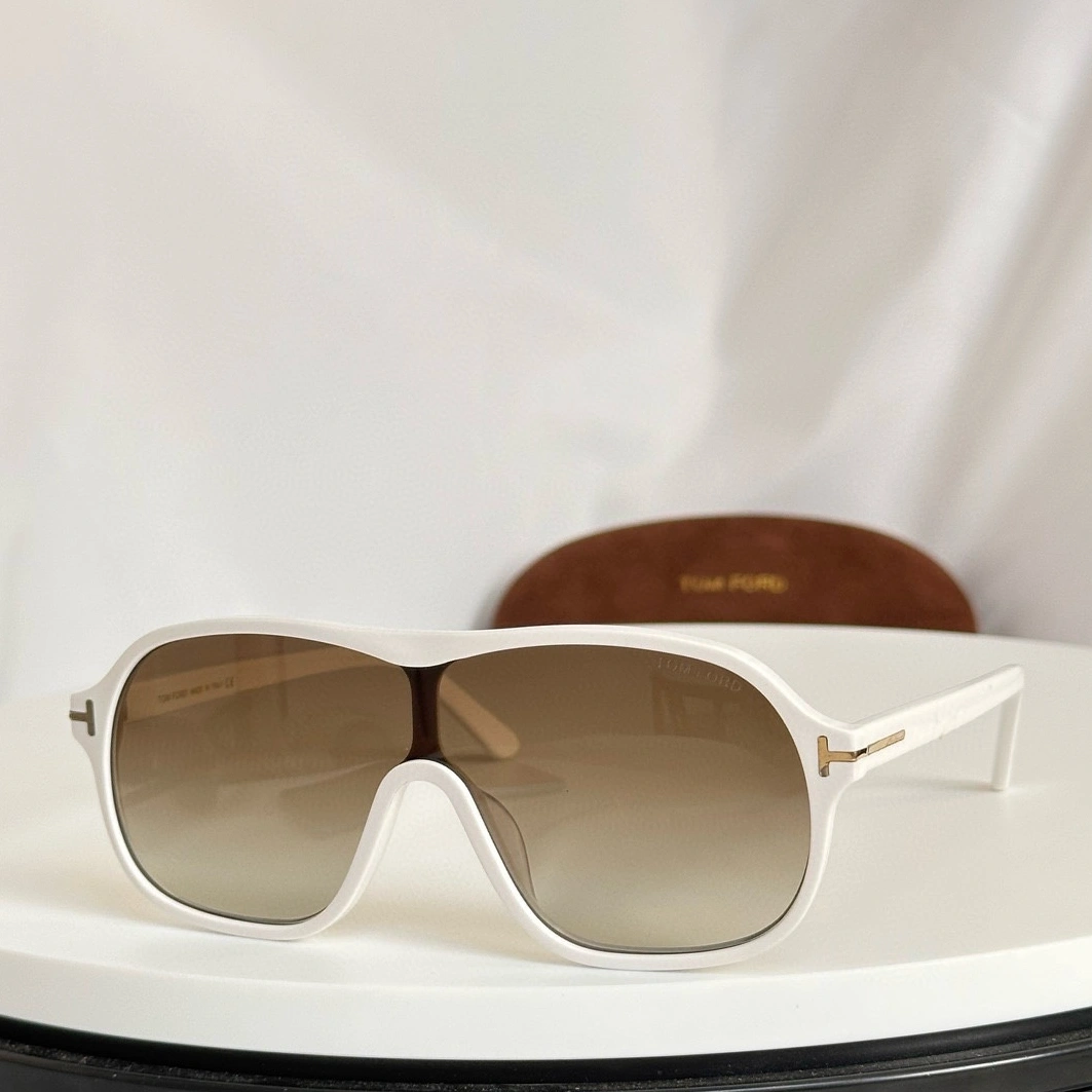 Tom Ford AAA Quality Sunglasses EasyMatch 7482