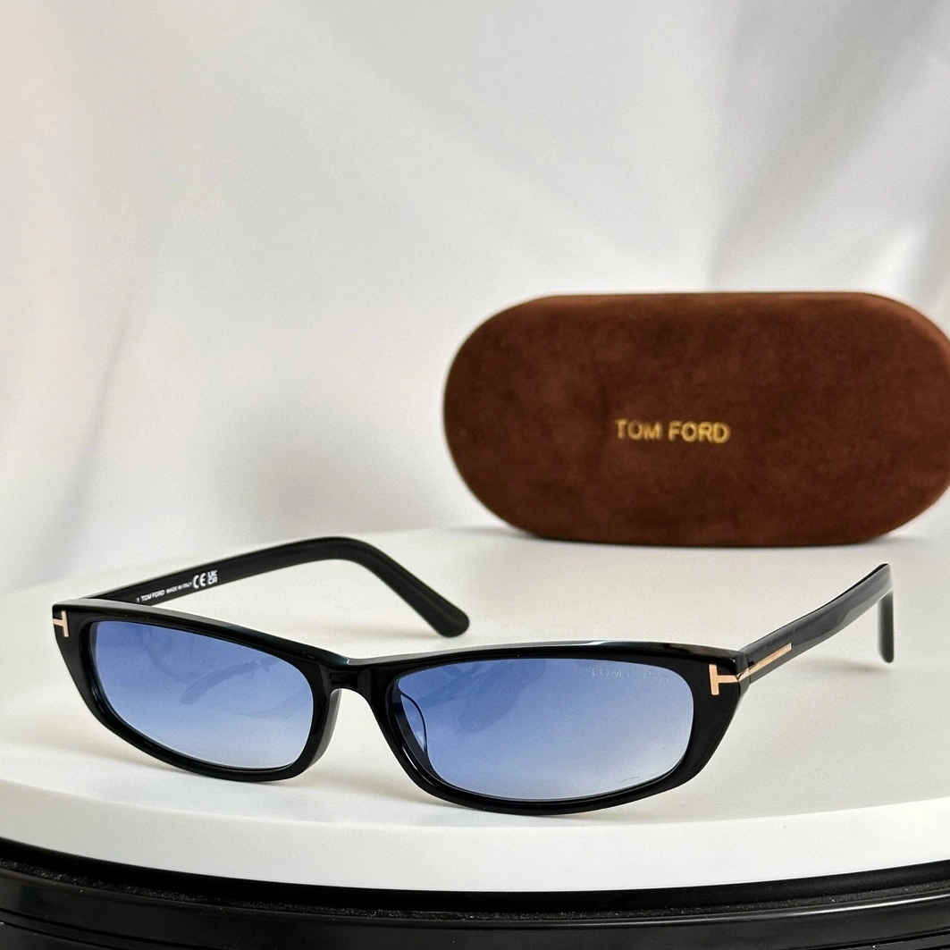 Tom Ford AAA Quality Sunglasses Fashionable 7433