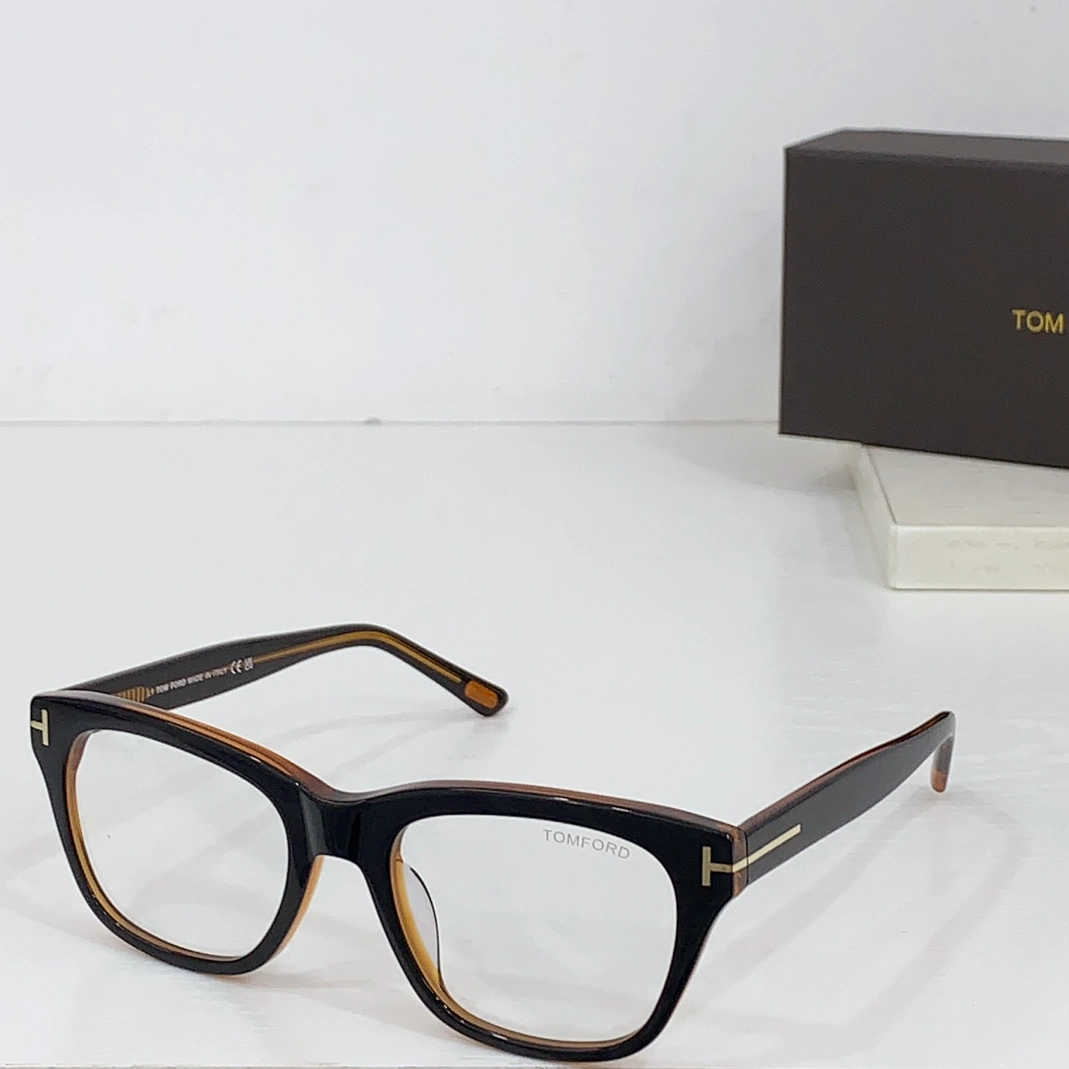 Tom Ford Goggles Stylish 5767
