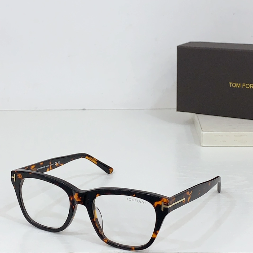 Tom Ford Goggles Versatile 7880