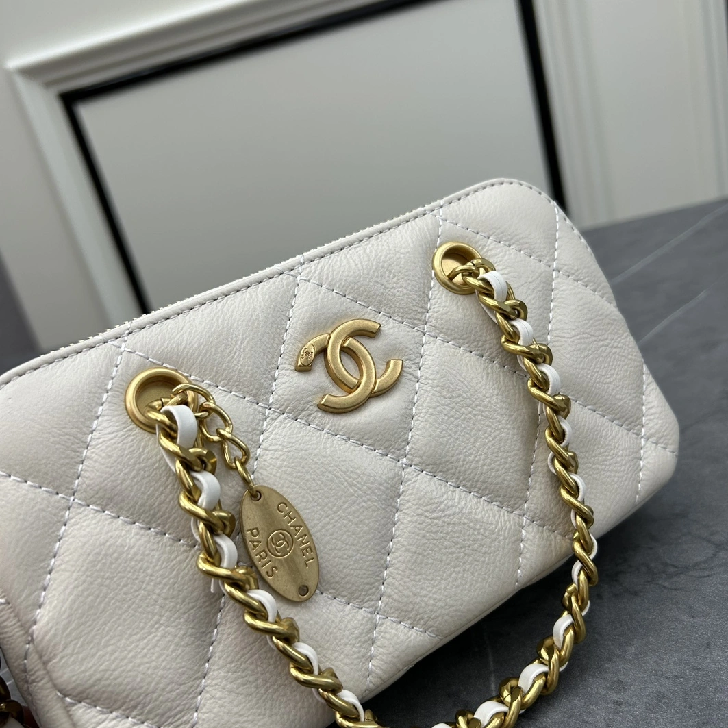 TopPick 158 Chanel AAA Quality Messenger Bags For Women