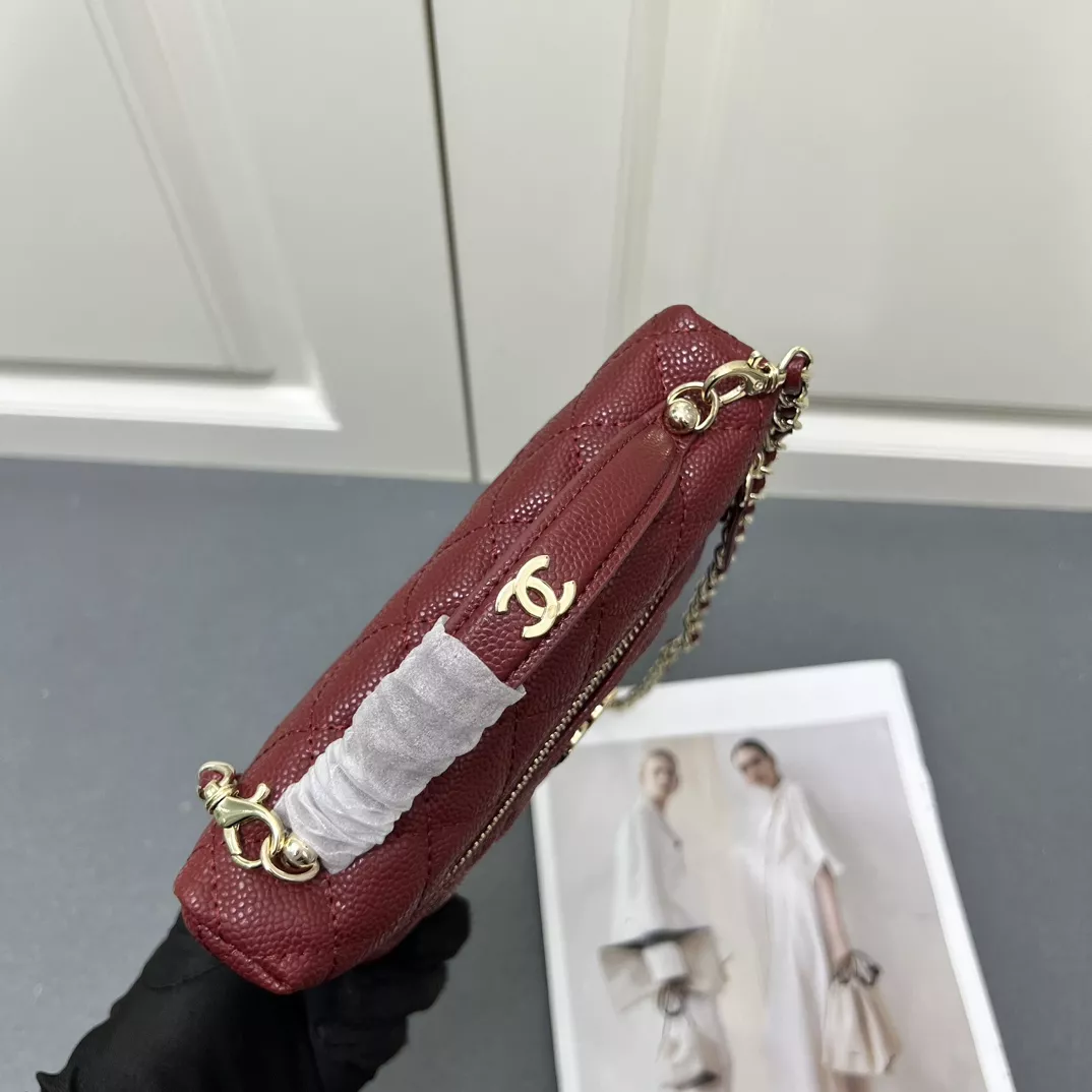 TopPick 1981 Chanel AAA Quality Messenger Bags For Women
