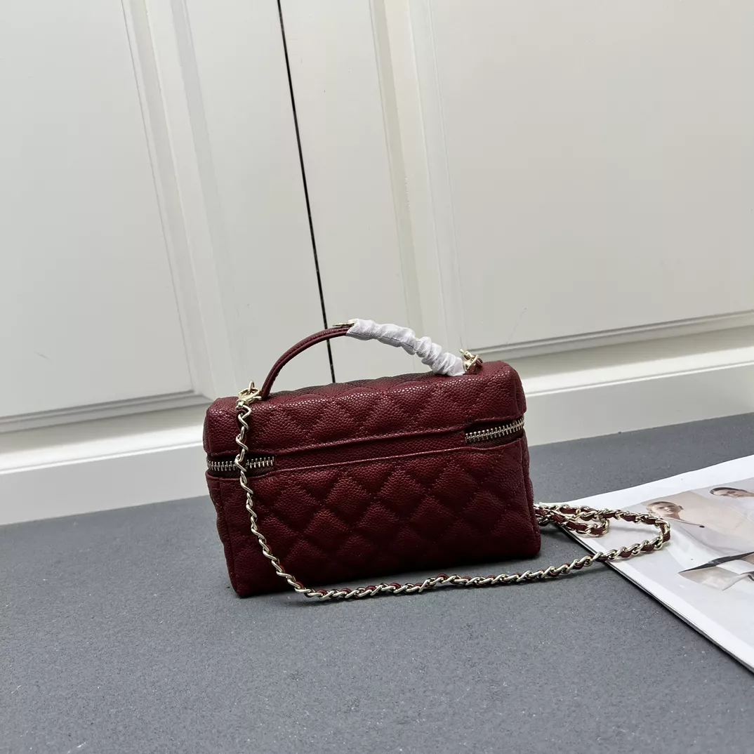 TopPick 1981 Chanel AAA Quality Messenger Bags For Women