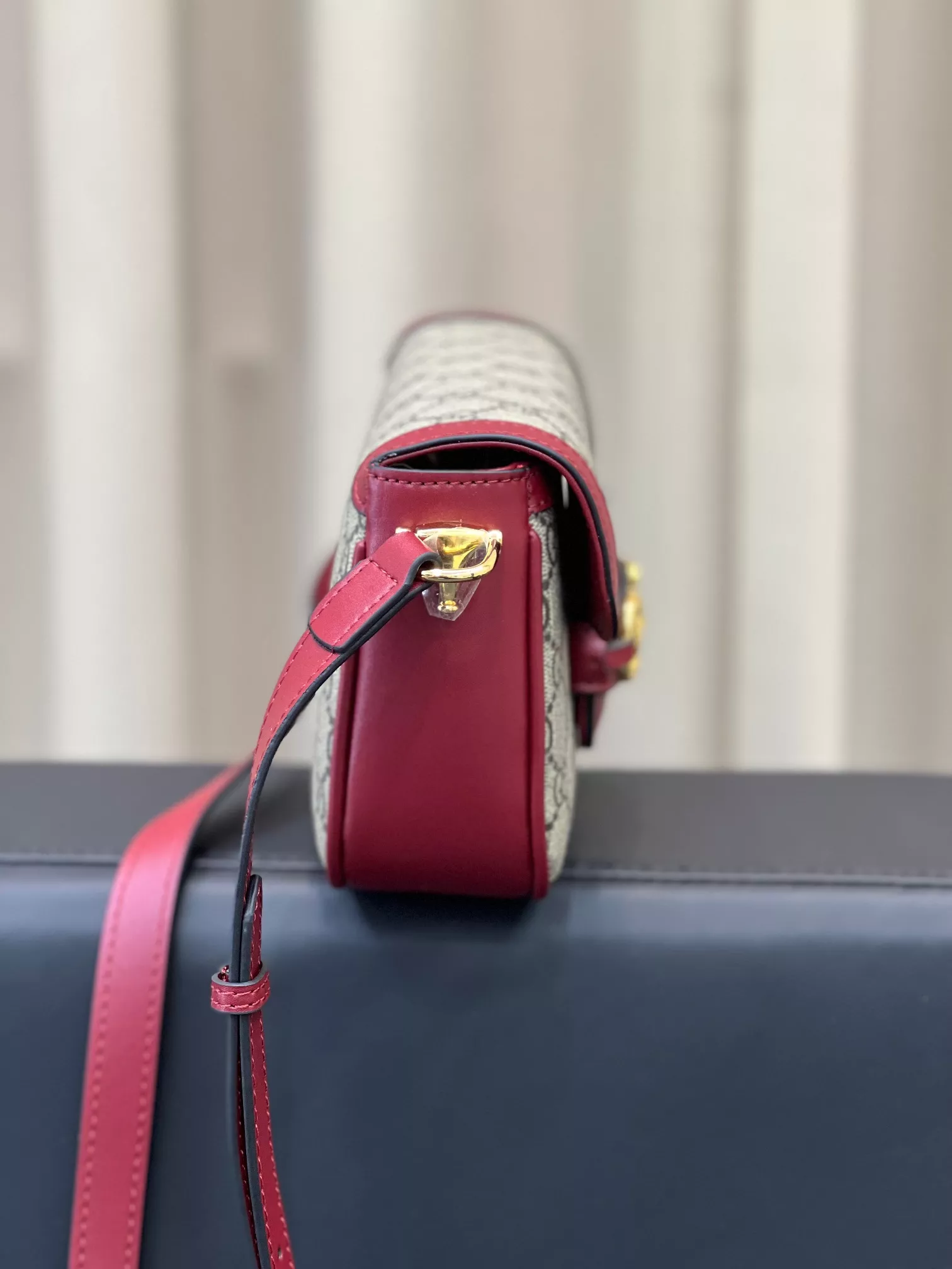 TopPick 2114 Gucci AAA Quality Messenger Bags For Women