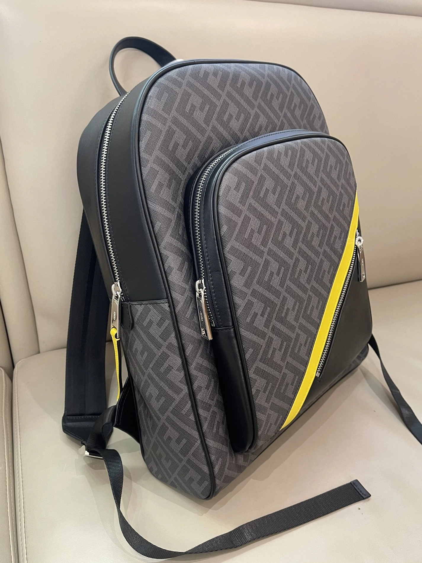 TopPick 2921 Fendi AAA Man Backpacks