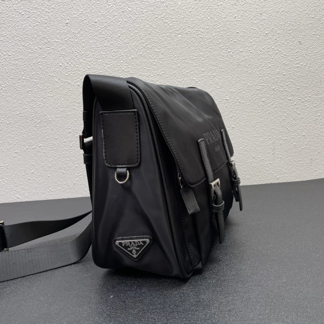 TopPick 3938 Prada AAA Man Messenger Bags