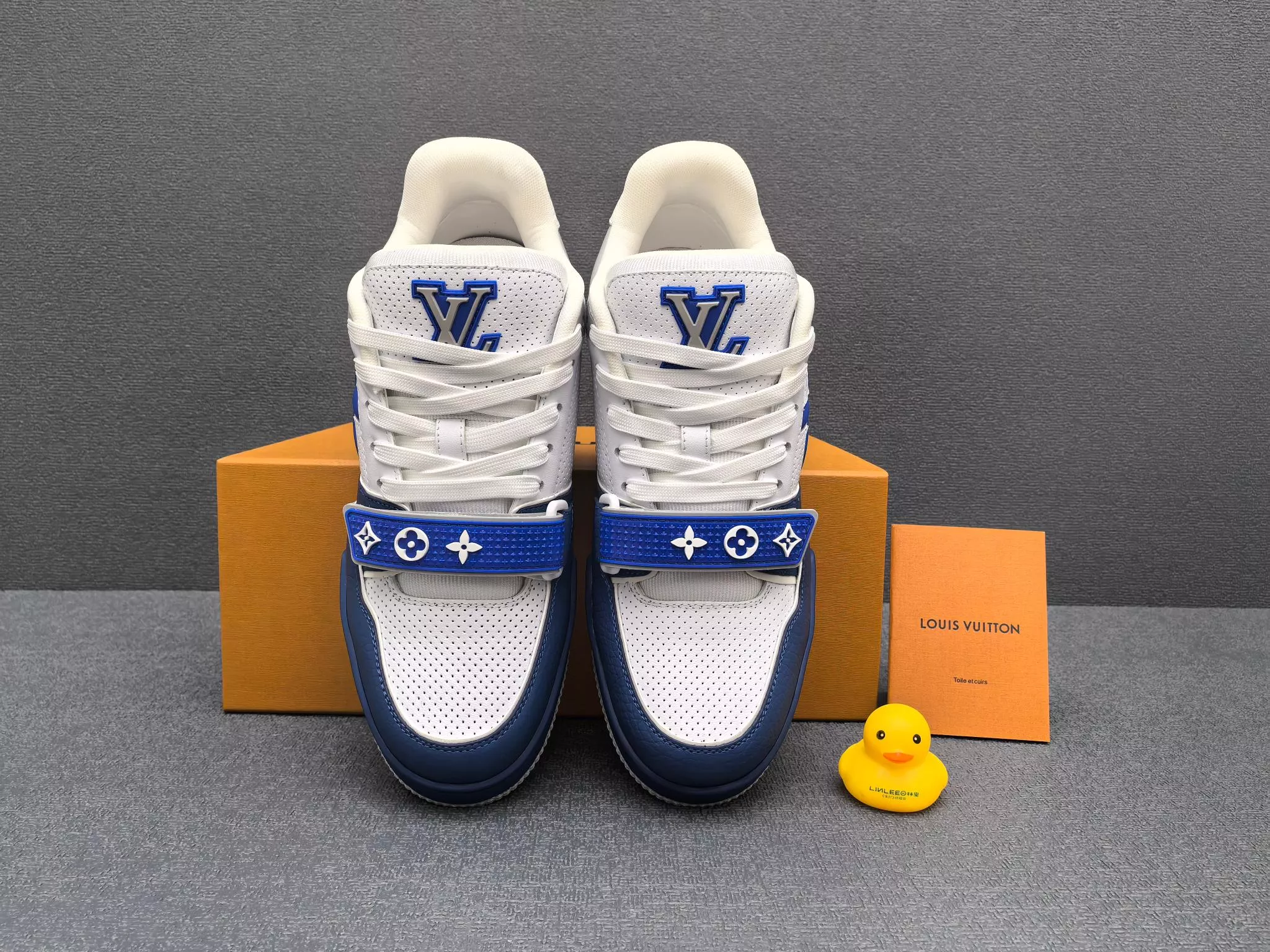 TopPick 5156 Louis Vuitton Casual Shoes For Men