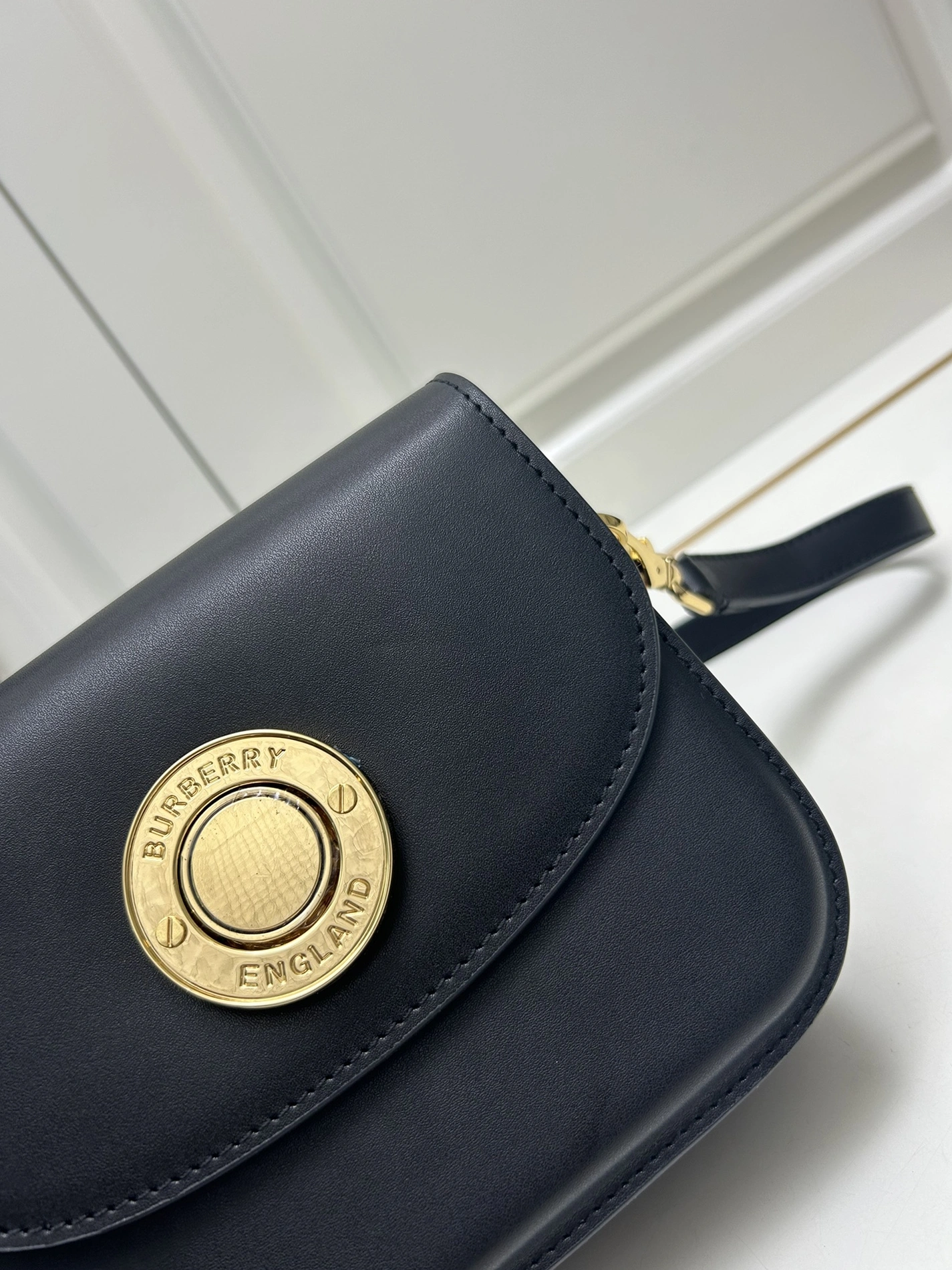 TopPick 5257 Burberry AAA Quality Messenger Bags For Women