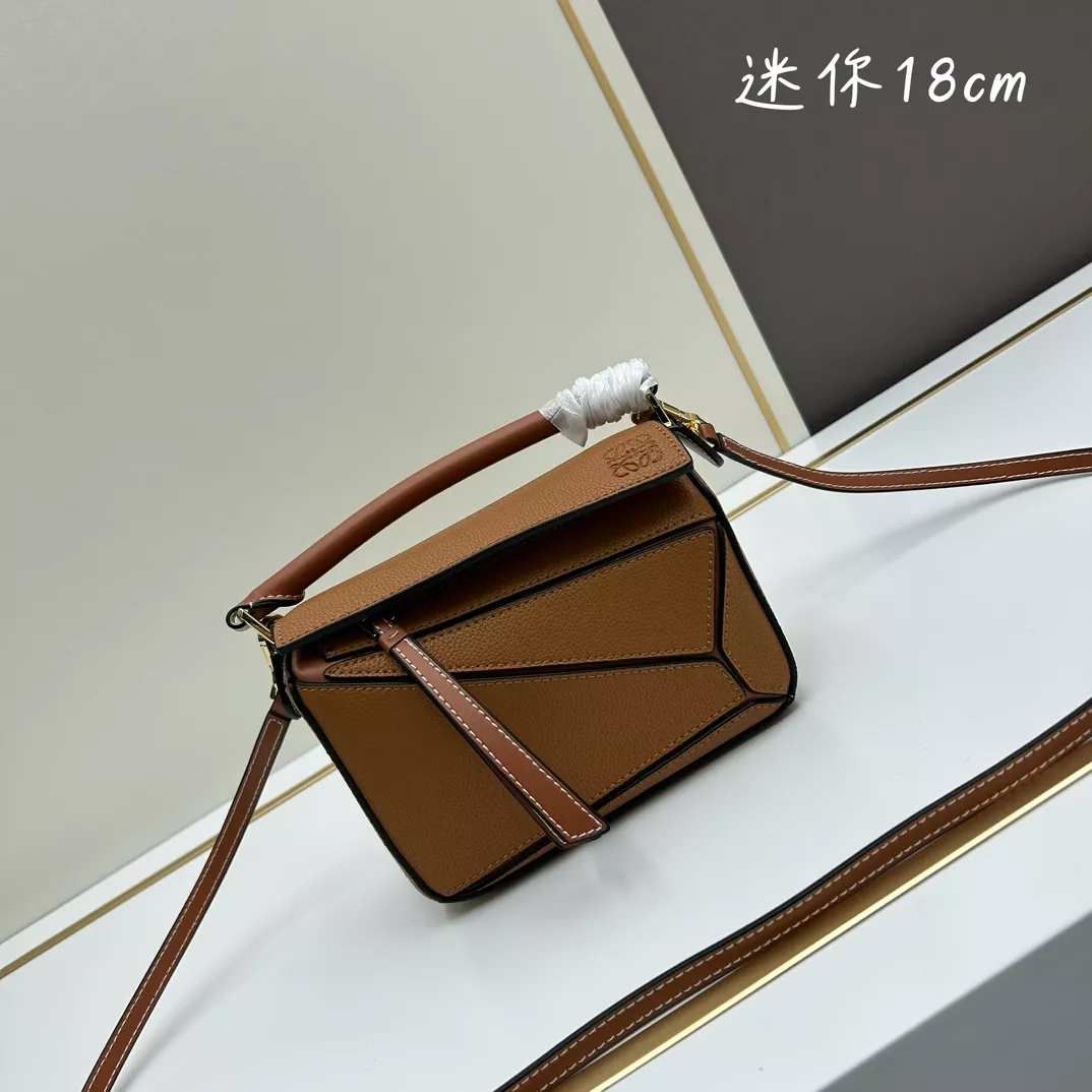 TopPick 5366 LOEWE AAA Quality Messenger Bags For Women