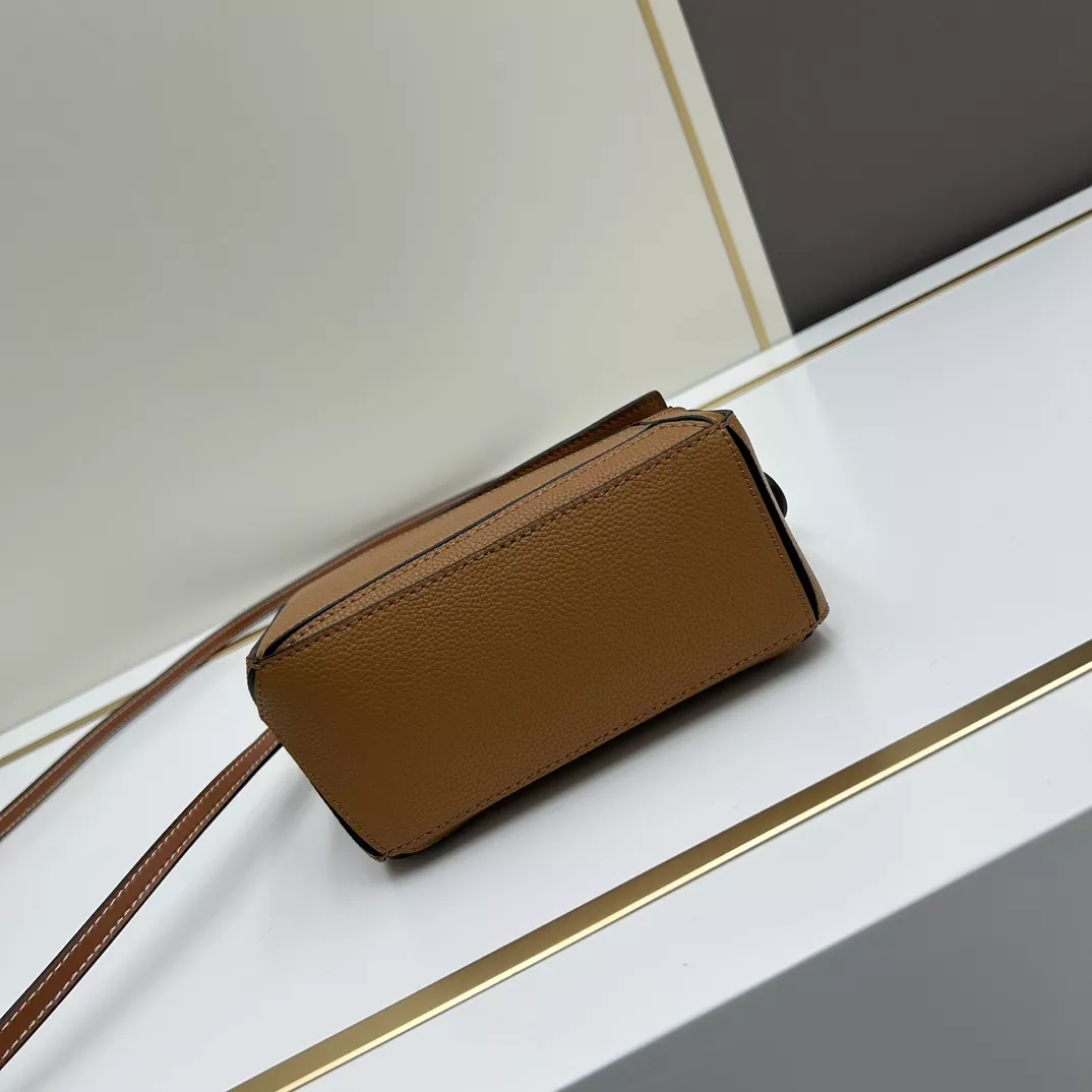 TopPick 5366 LOEWE AAA Quality Messenger Bags For Women