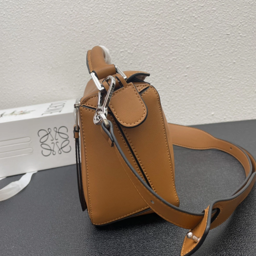 TopPick 6195 LOEWE AAA Quality Messenger Bags For Women
