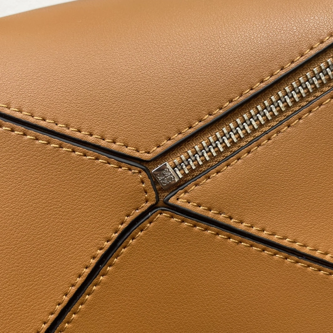 TopPick 6195 LOEWE AAA Quality Messenger Bags For Women