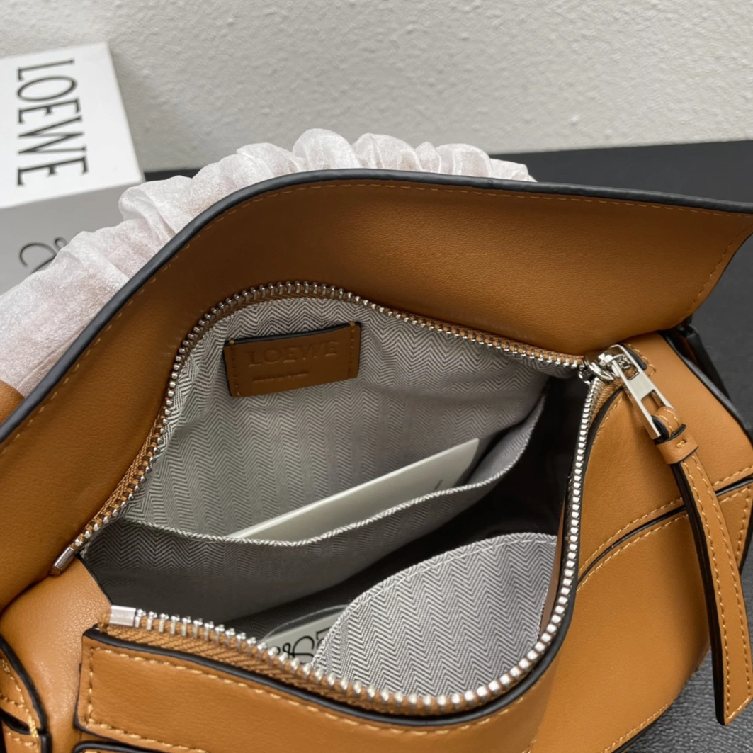 TopPick 6195 LOEWE AAA Quality Messenger Bags For Women