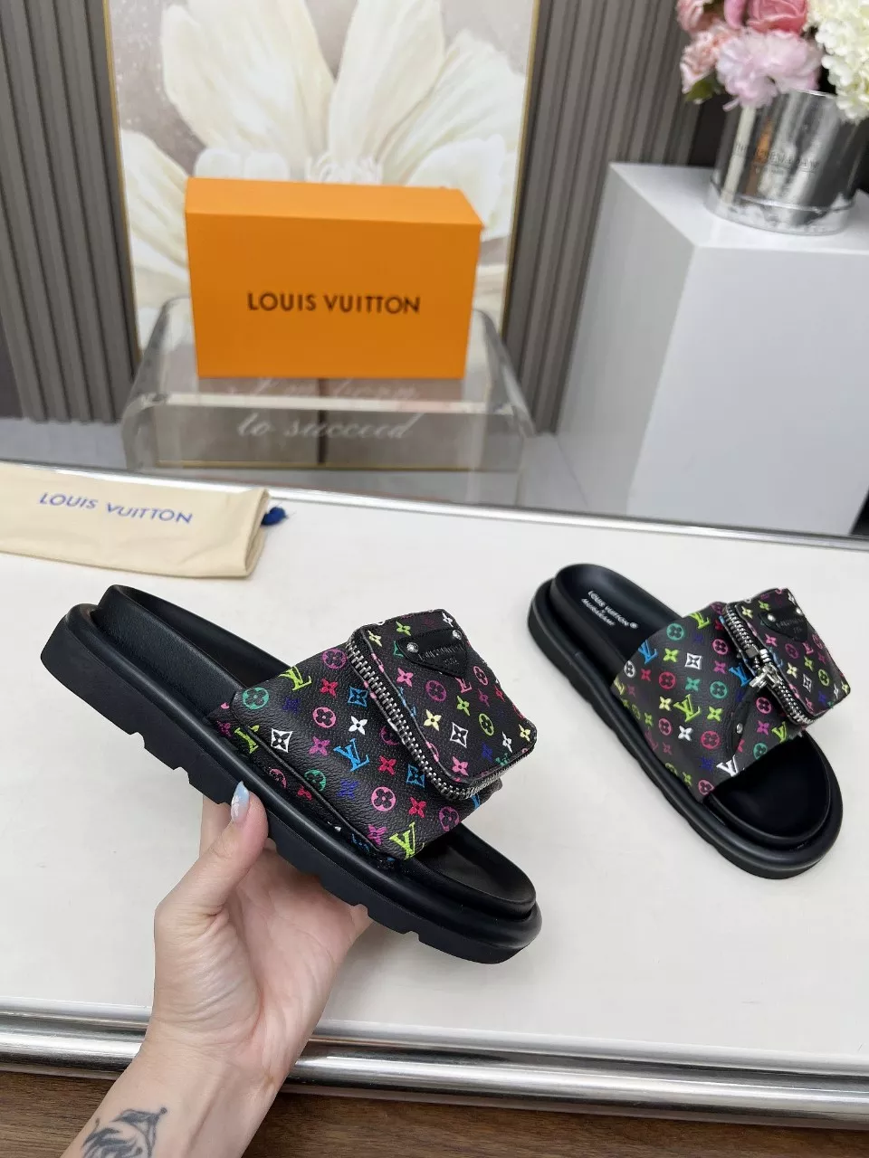 TopPick 7064 Louis Vuitton Slippers For Women