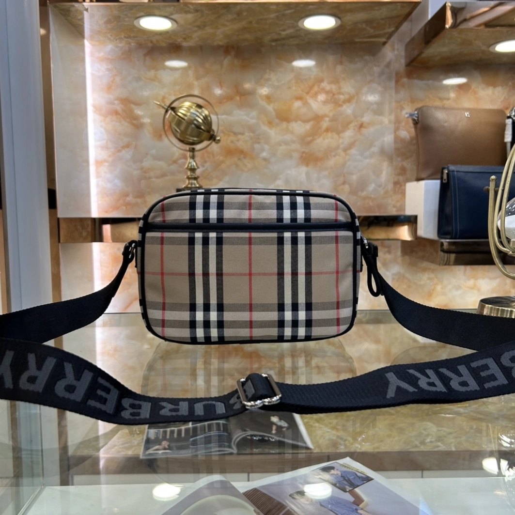 TopPick 718 Burberry AAA Man Messenger Bags