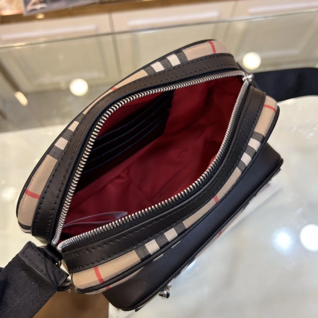TopPick 718 Burberry AAA Man Messenger Bags