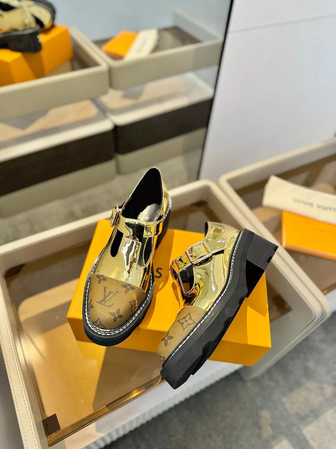 TopPick 785 Louis Vuitton Casual Shoes For Women
