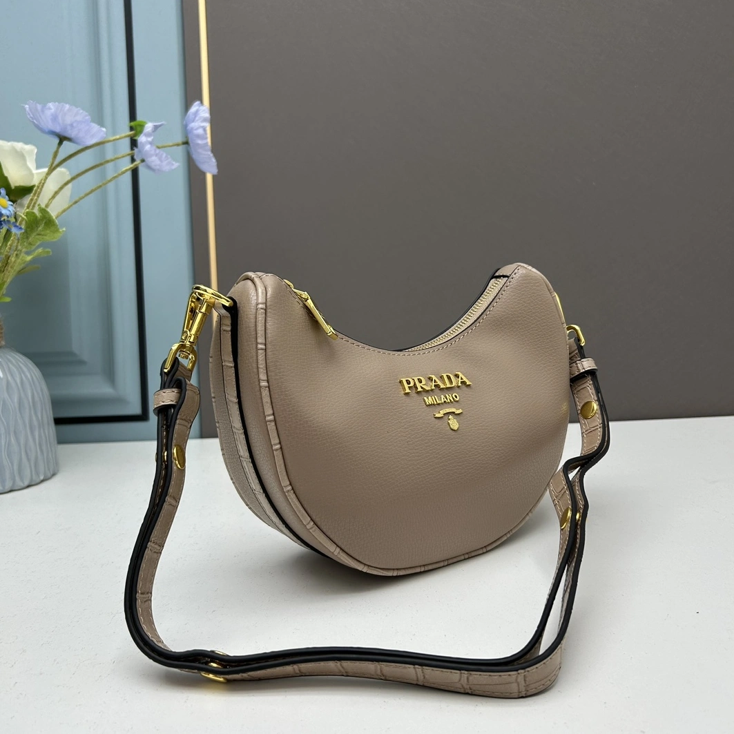 TopPick 825 Prada AAA Quality Messenger Bags For Women