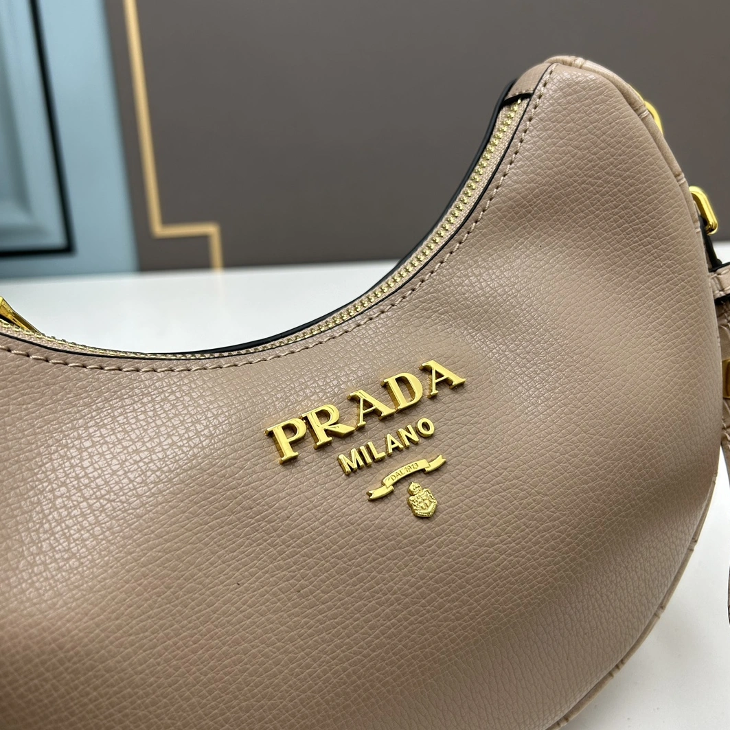 TopPick 825 Prada AAA Quality Messenger Bags For Women