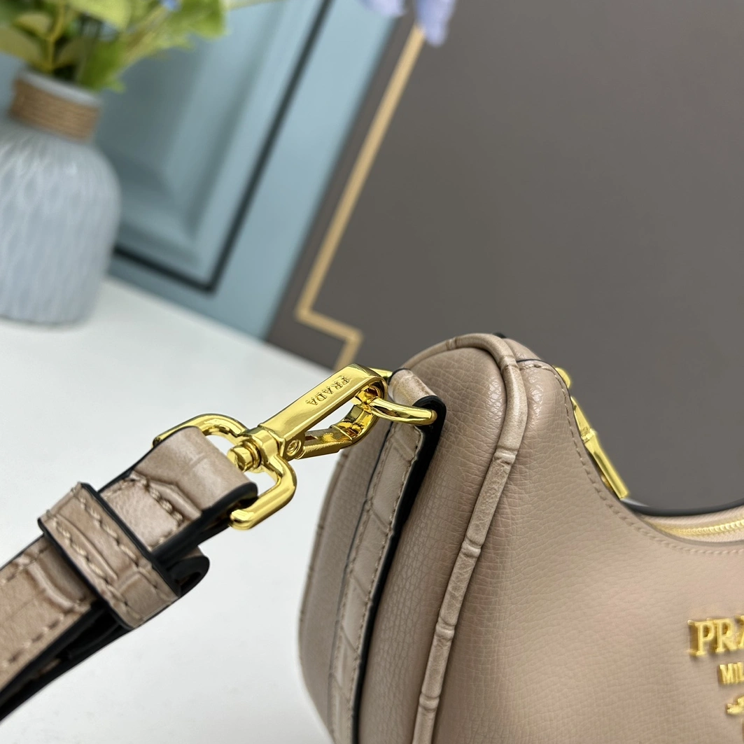 TopPick 825 Prada AAA Quality Messenger Bags For Women