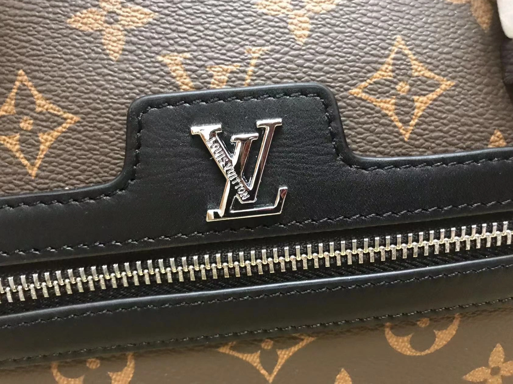 TopPick 829 Louis Vuitton AAA Man Handbags