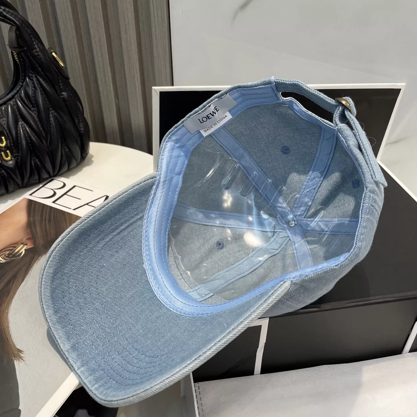 TopPick 8991 LOEWE Caps