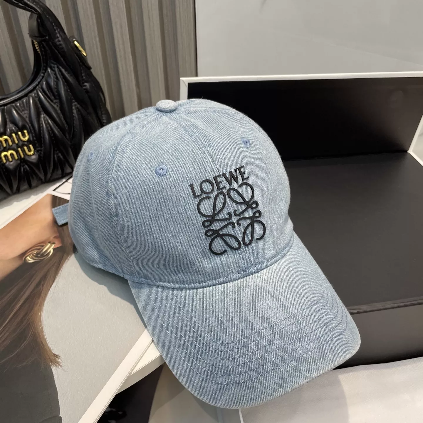 TopPick 8991 LOEWE Caps