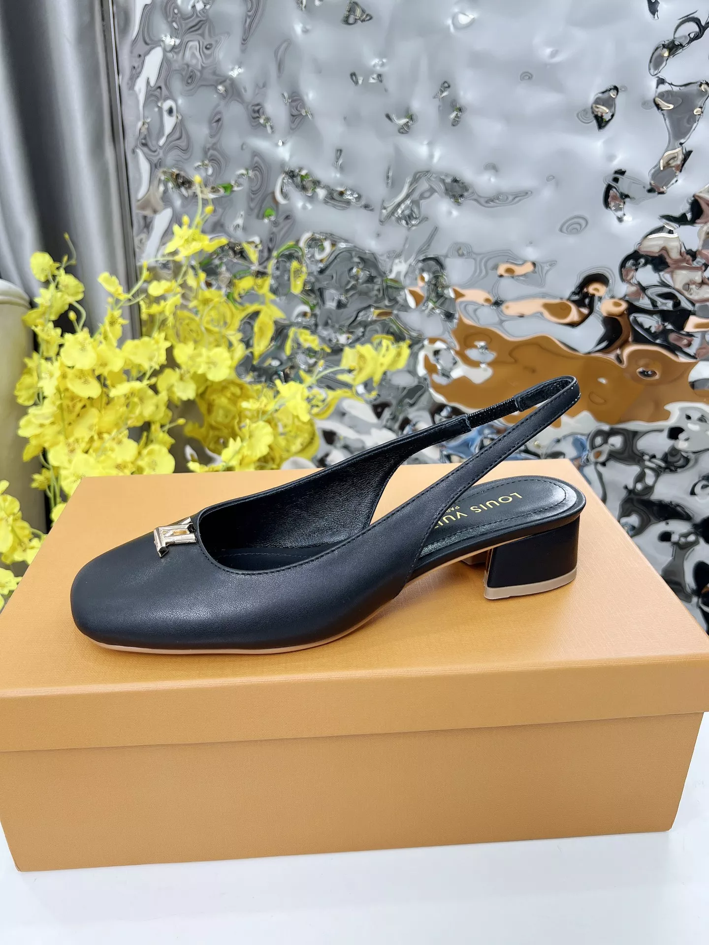 TopPick 9020 Louis Vuitton Sandal For Women