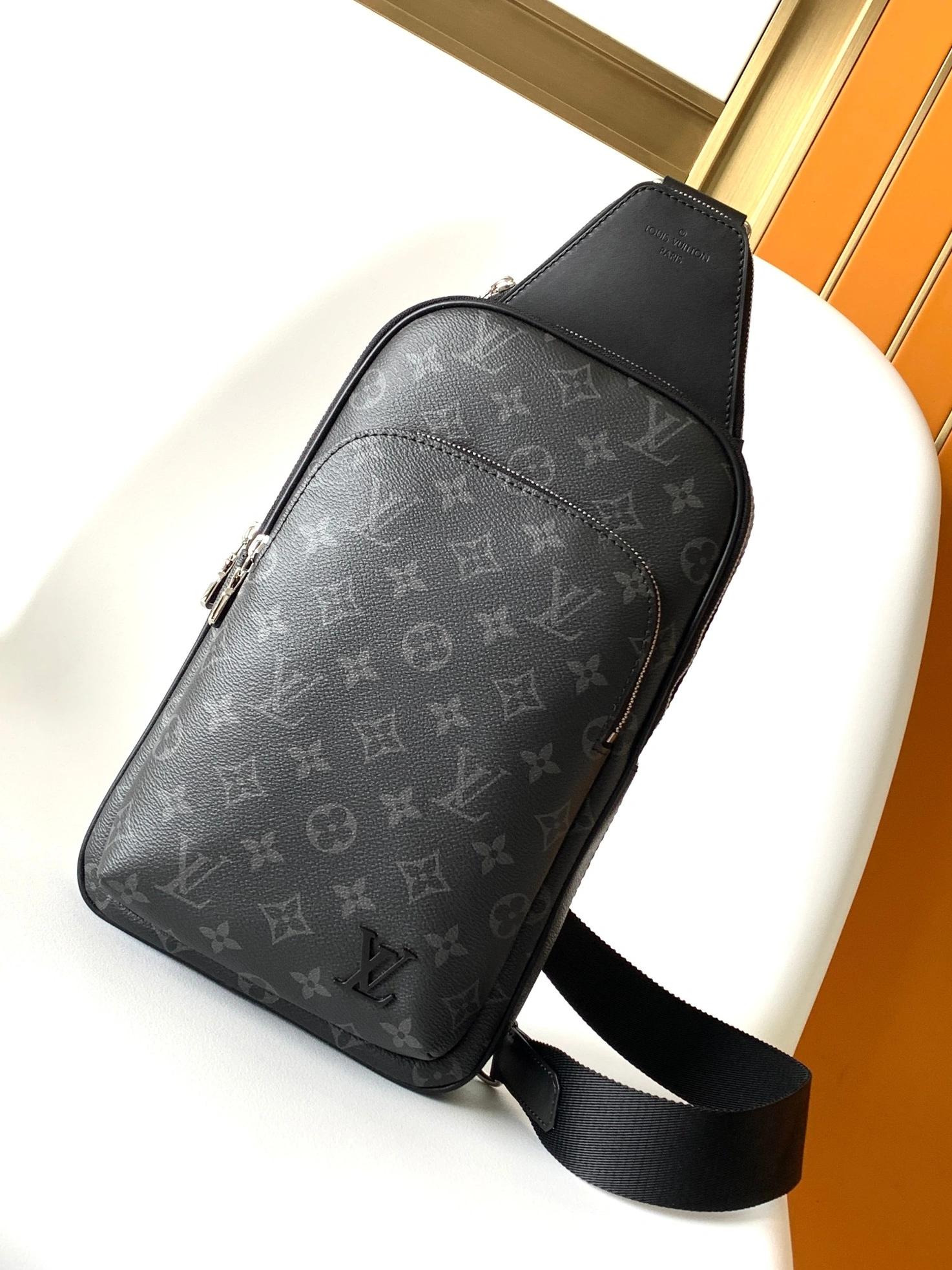 TopPick 9392 Louis Vuitton AAA Man Messenger Bags