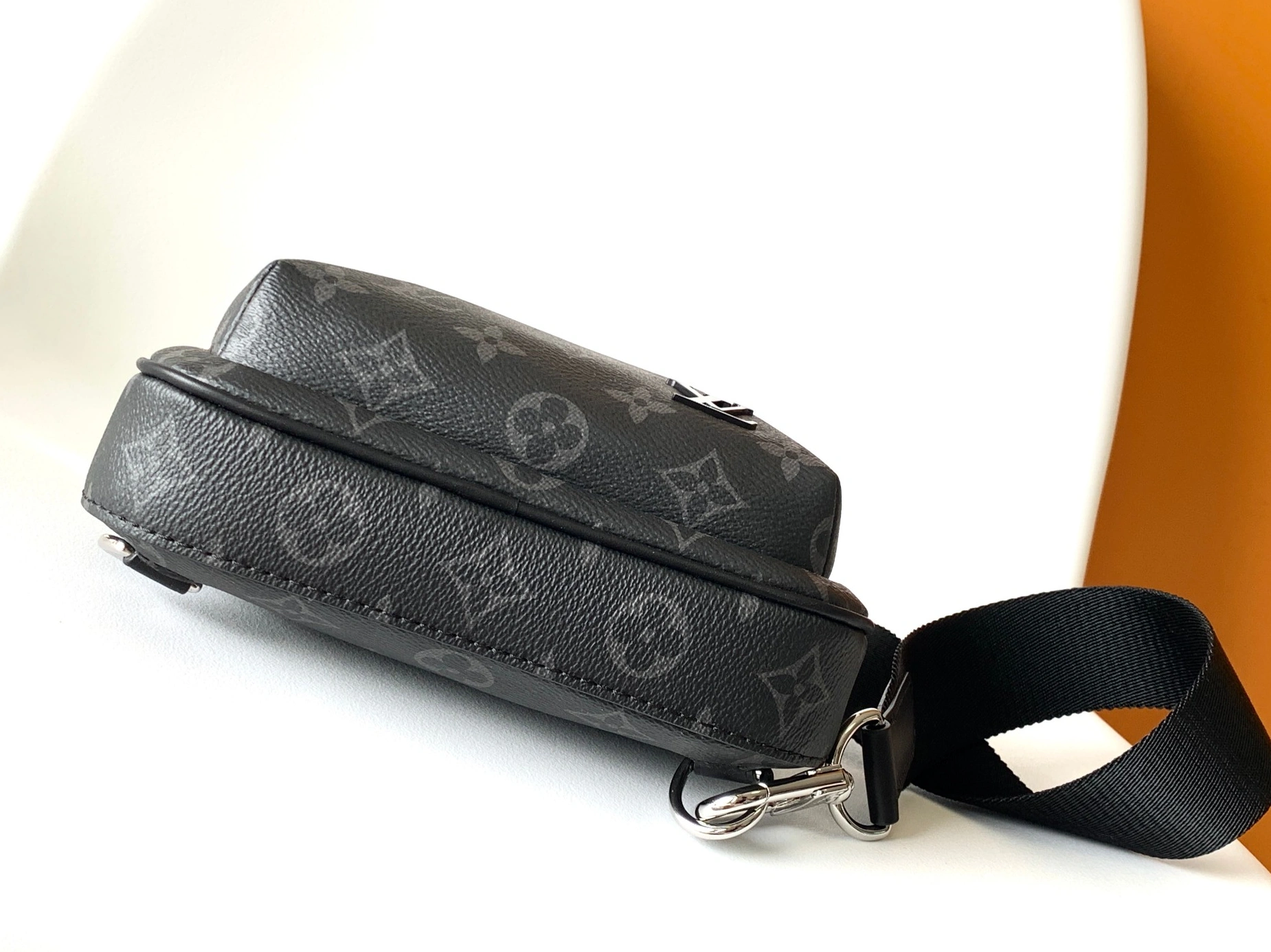 TopPick 9392 Louis Vuitton AAA Man Messenger Bags