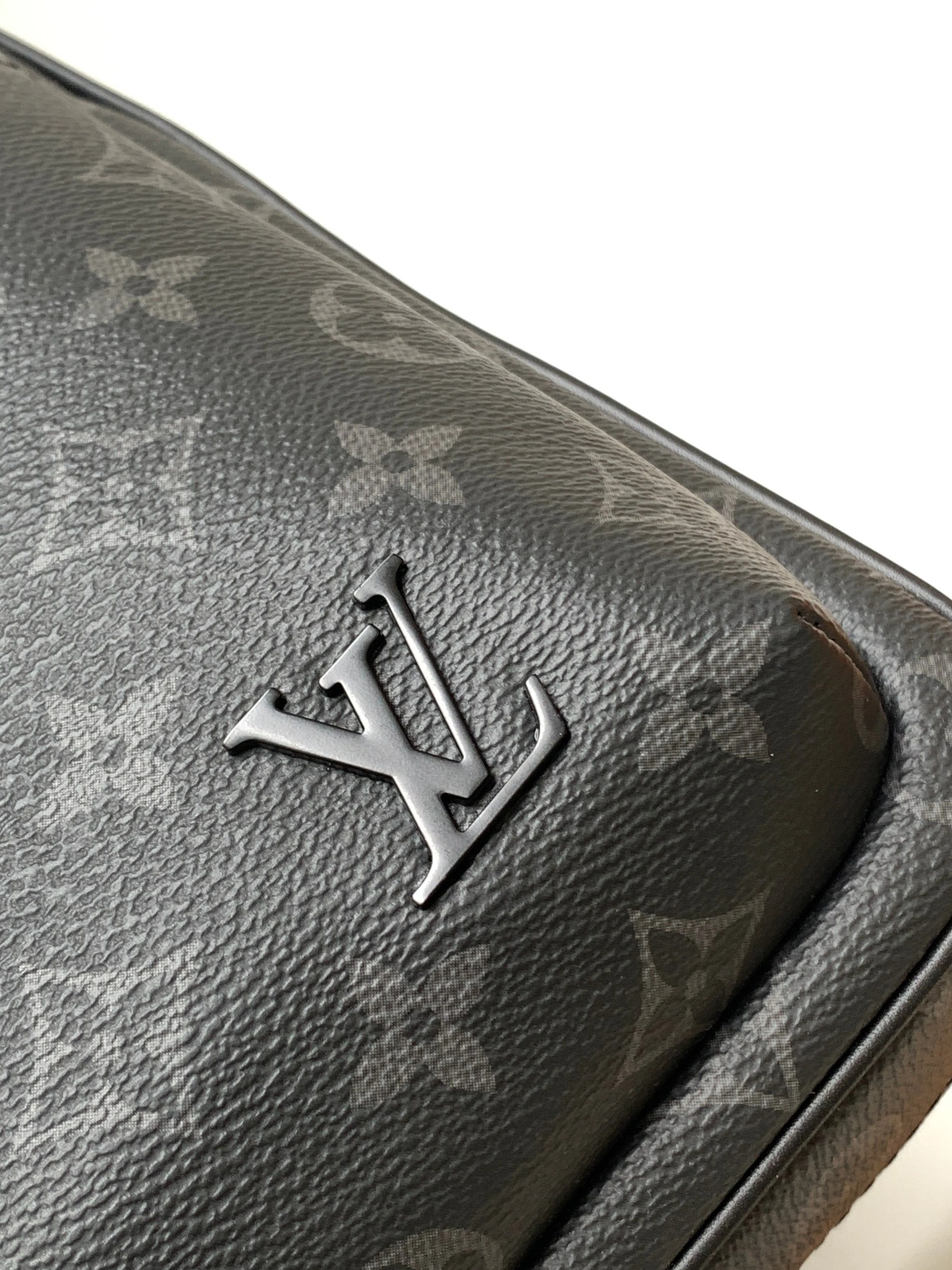 TopPick 9392 Louis Vuitton AAA Man Messenger Bags