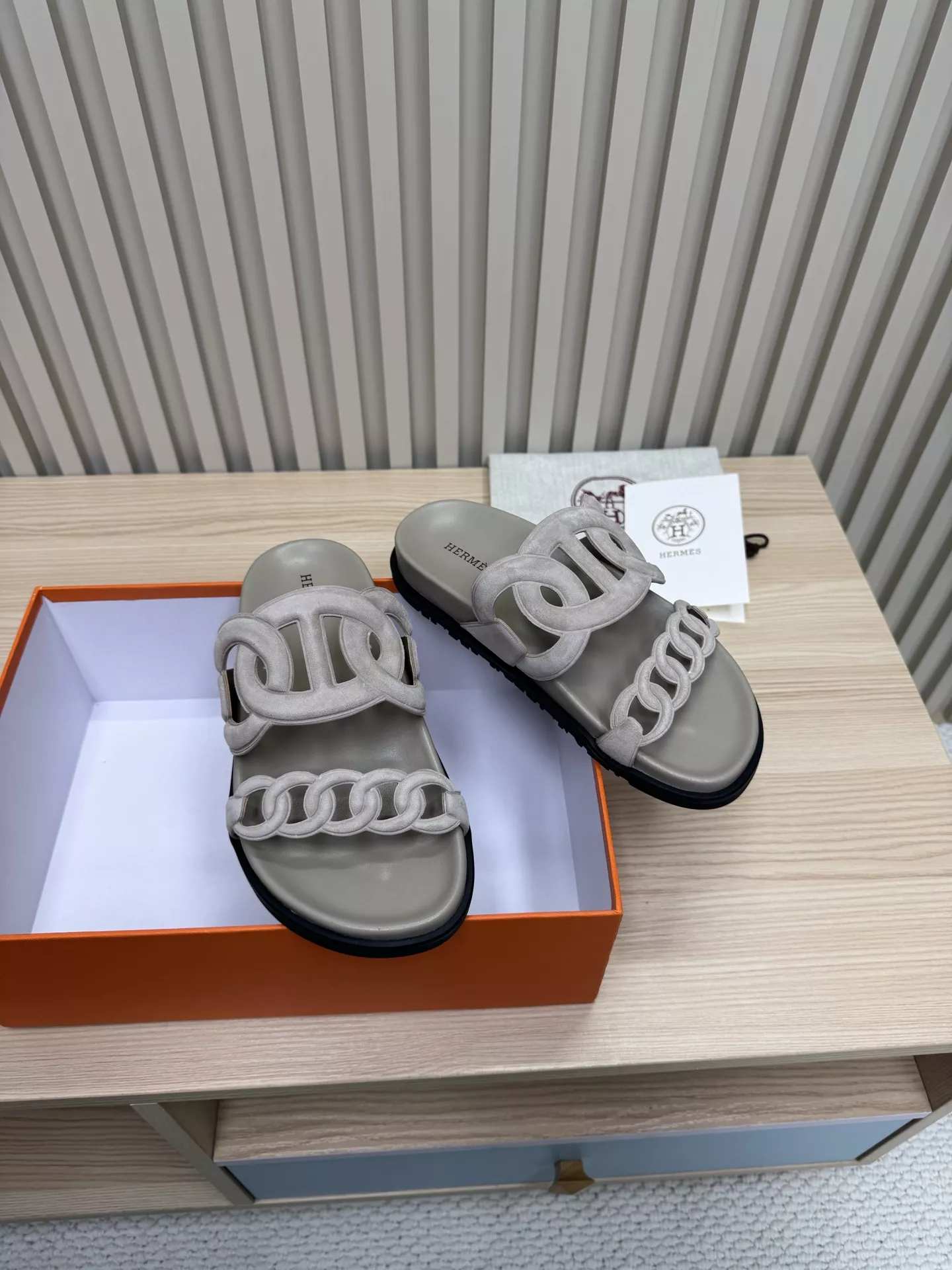 Trendsetting 1064 Hermes Slippers For Men