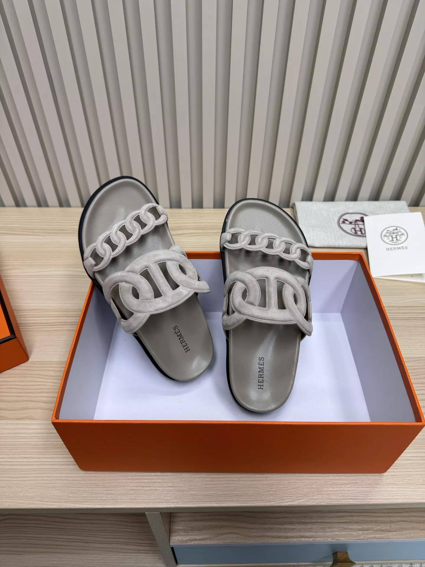 Trendsetting 1064 Hermes Slippers For Men