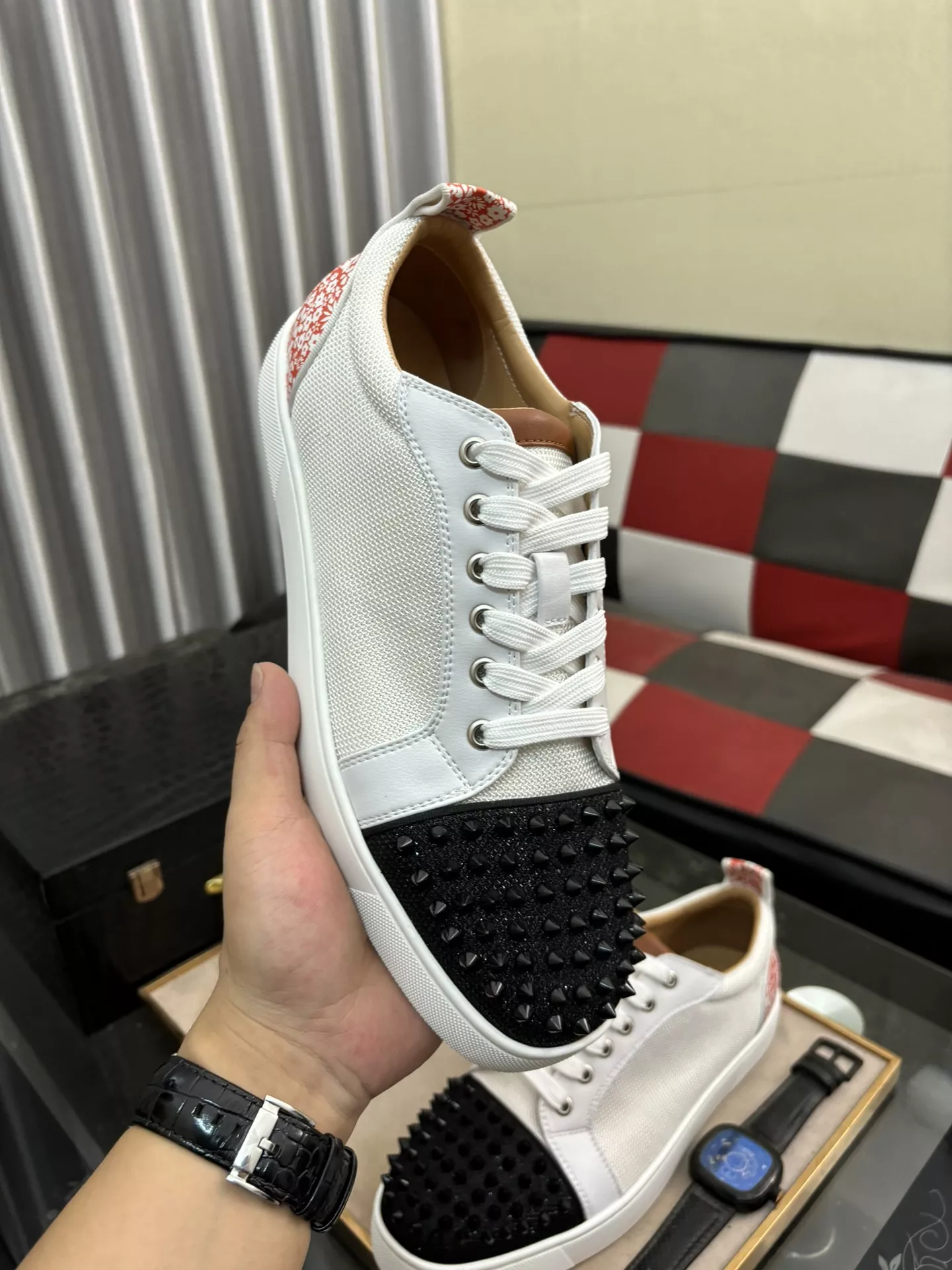 Trendsetting 1155 Christian Louboutin Casual Shoes For Men