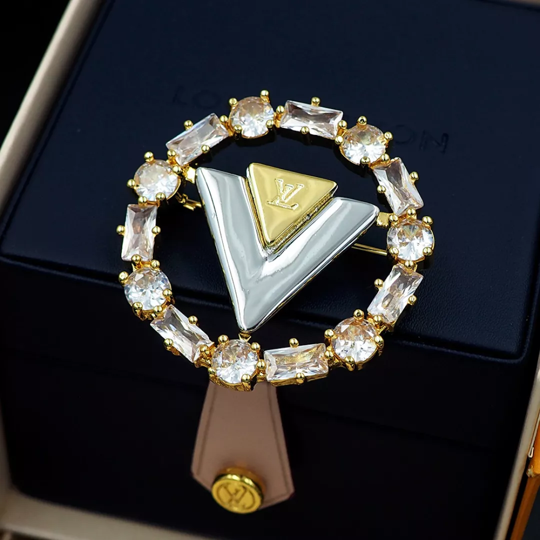 Trendsetting 1395 Louis Vuitton LV Brooches For Women
