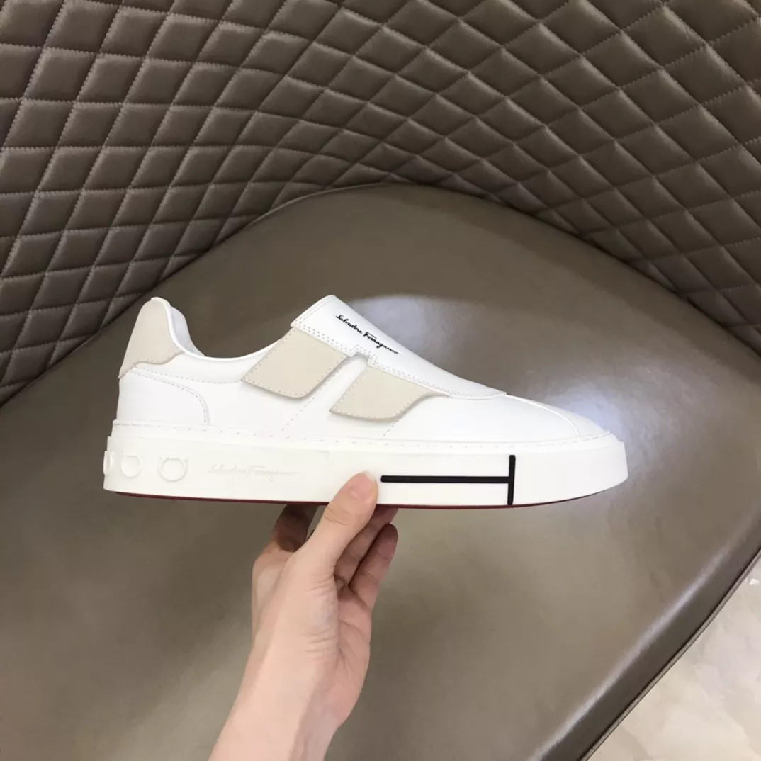 Trendsetting 1541 Salvatore Ferragamo Casual Shoes For Men