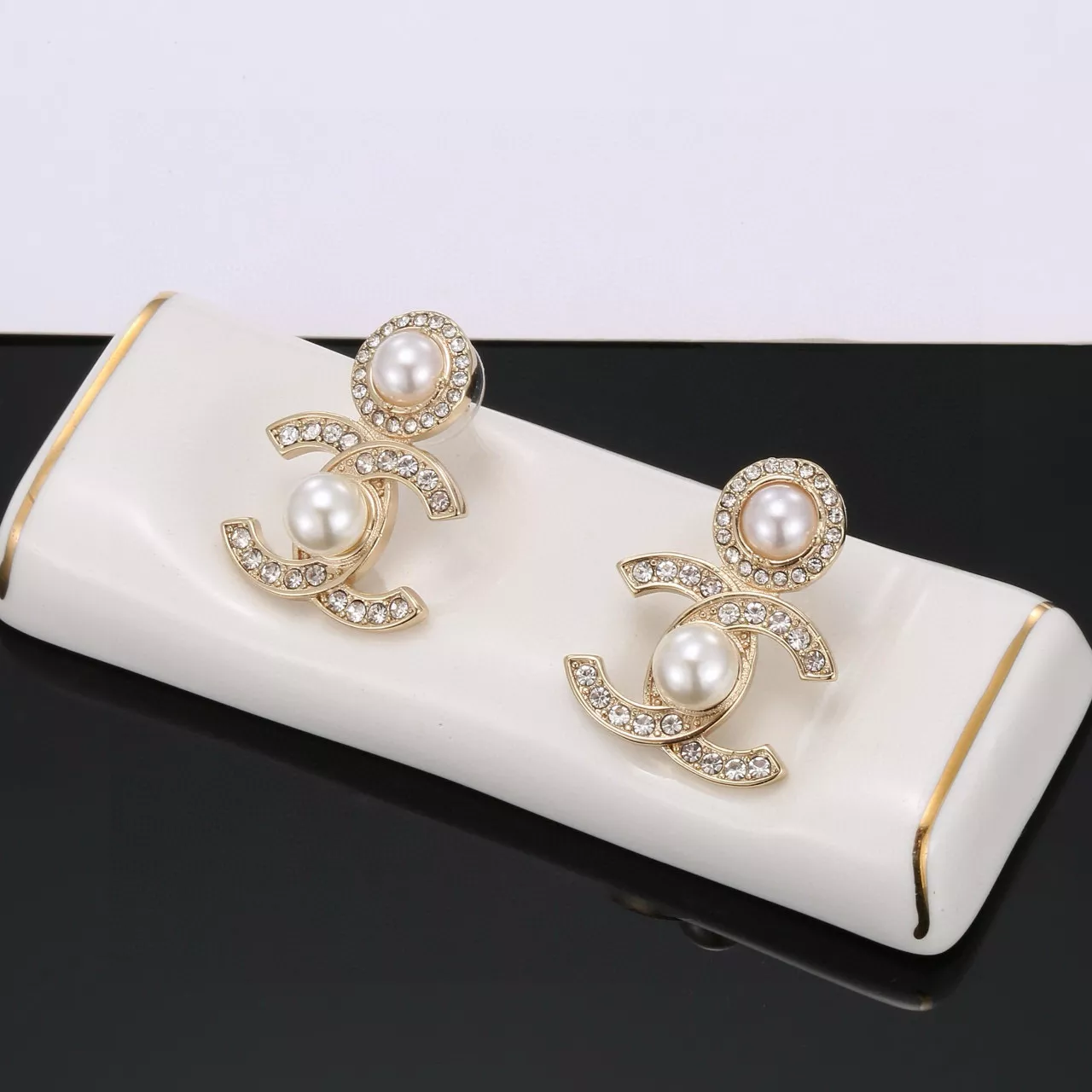 Trendsetting 1551 Chanel Earrings For Women