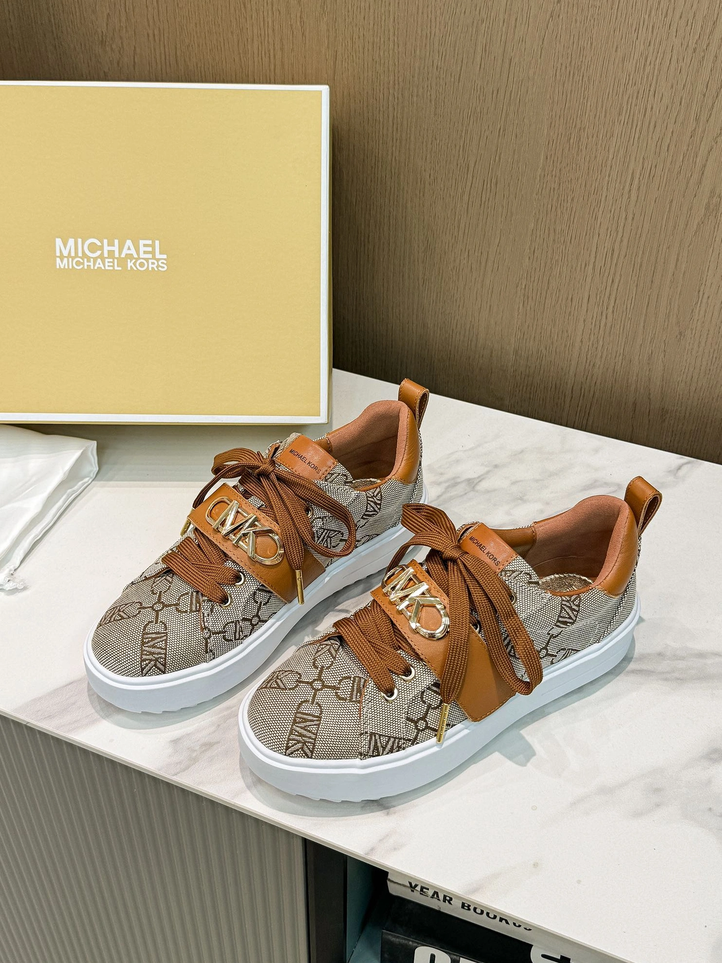 Trendsetting 1726 Michael Kors Casual Shoes For Women