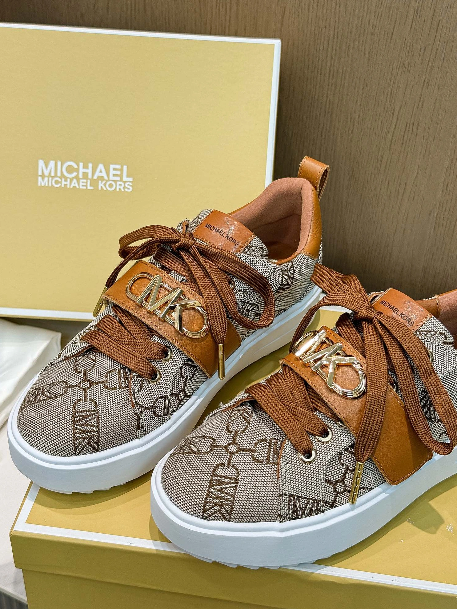 Trendsetting 1726 Michael Kors Casual Shoes For Women